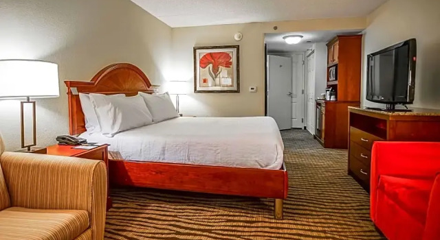 Четырёхместный номер Premium Wyndham Garden Kankakee