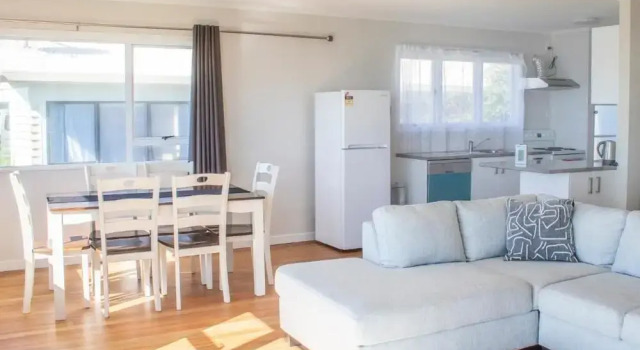 Rehutai Beach House, Забронировать Дом для отпуска Коттеджи Бей-оф-Айлендс, Коттедж