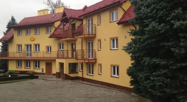 OŚRODEK WYPOCZYNKOWY NAD STAWEM - przy promenadzie, wybierany przez Gości ceniących ciszę i komfortowy wypoczynek w bezpośrednim sąsiedztwie parku zdrojowego z tężnią solankową, Забронировать Отель Кудова-Здруй Table Mountains