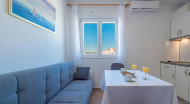 Апартаменты c 1 комнатой с балконом и с видом на море Apartments Mrkan