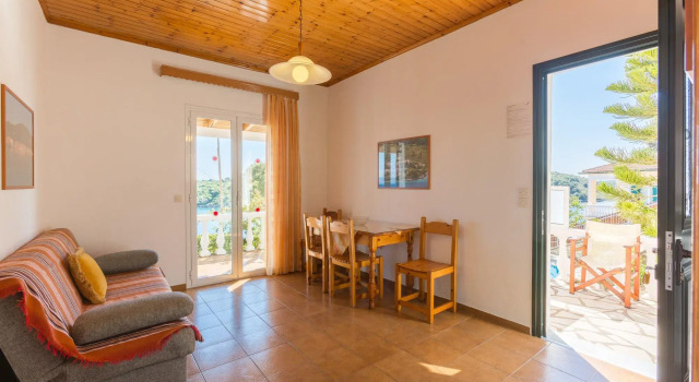 Dolphin Villa 1 Swimming Pool Walk to Beach Sea Views A C Wifi - 580, Забронировать Вилла Коттеджи Паксос, Коттедж