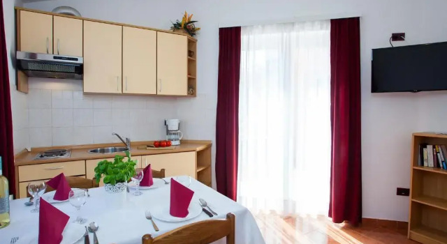 Апартаменты c 1 комнатой с видом на сад Apartments Villa Brioni II