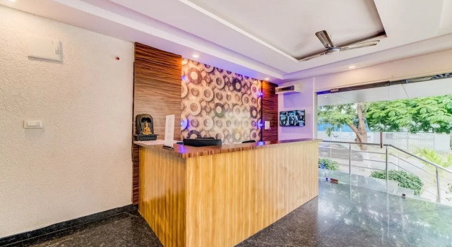 Capital O 47601 Airport Palace Hotel, Rezerwuj Hotel Shamshabad 