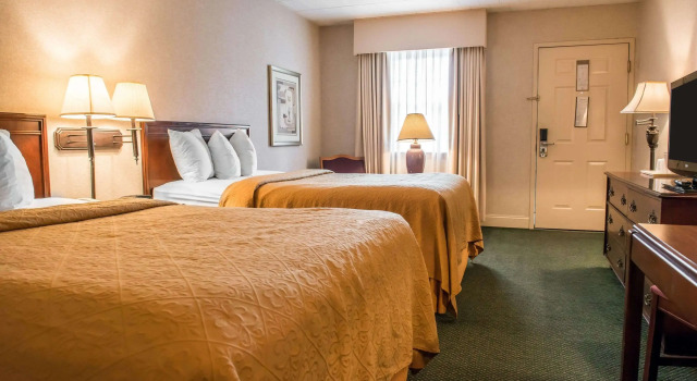 Четырёхместный номер Standard Quality Inn Pittsburgh Airport