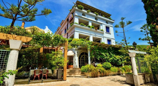 Villa Velzon Guesthouse, Rezervasyon Villa Budva County her şey dahil oteller, Her Şey Dahil