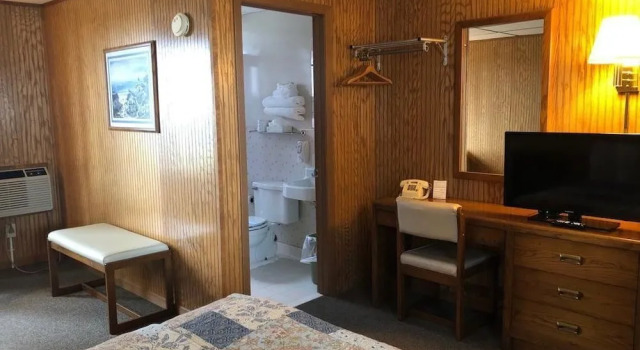 Riviera Motel, Забронировать Мотель Отели Макино-Сити с бассейном, рядом с Mackinaw City Trailhead, Бассейн