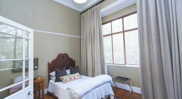 Spacious Bb Room in Restored Edwardian Manor House, Boek Hotel Pretoria 