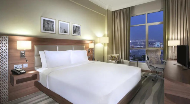 Двухместный люкс c 1 комнатой Hilton Garden Inn Dubai Deira