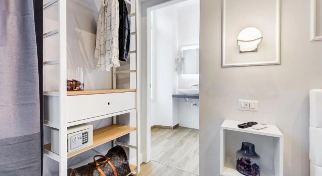 Opera Private Suites