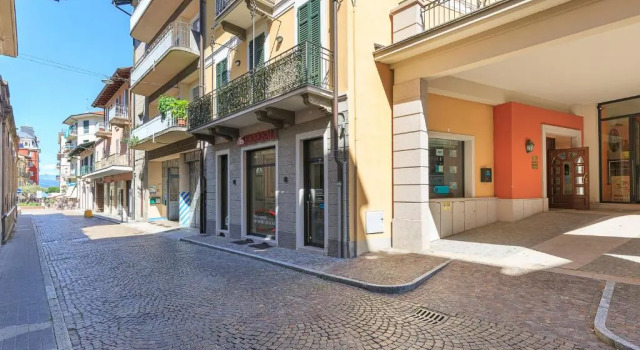 Dolfin - Nel Centro di Stresa - by Impero House