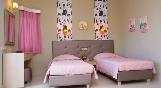 Студия с балконом King's Village Apartments