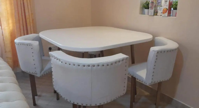 Апартаменты Luxurious 2 bedroom Airbnb in Nakuru-Naka estate