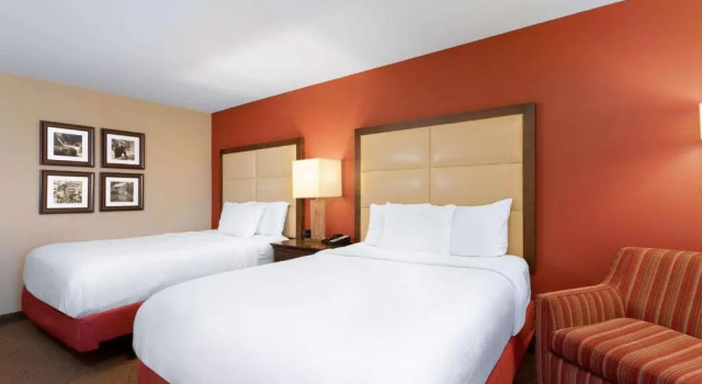 Четырёхместный номер Standard La Quinta by Wyndham Pigeon Forge