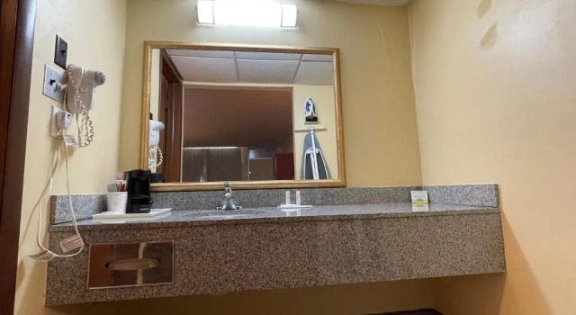 Standard Vierer Zimmer Days Inn by Wyndham Salina South