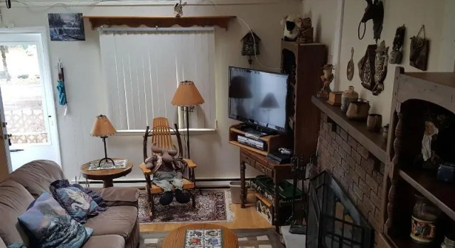 Quiet and Cozy Chalet Retreat - Renovated, Book Chalet Tobyhanna 