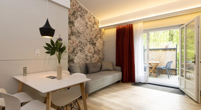 Апартаменты Classic Little Suite Apartments