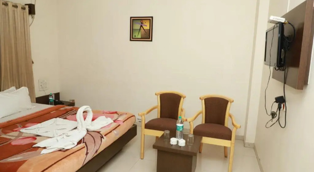 Hotel Sai Paso, Забронировать Отель Ширди штат Махараштра, рядом с Железнодорожный вокзал Сайнагар