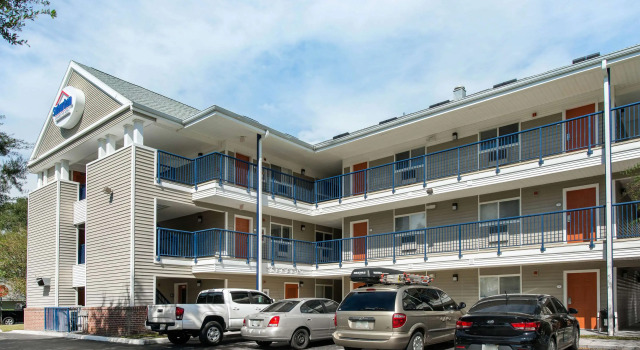 Birch Hill Suites - Lakeland, Забронировать Отель Отели Lakeland - Winter Haven с парковкой, Парковка