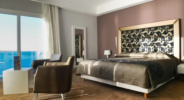 Полулюкс Hotel Farah Tanger