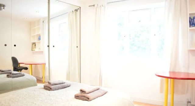 Spacious 2 Bedroom Apartment in Trendy Dalston, Varaa Huoneisto Asunnot kohteessa Merseyside, Huoneisto