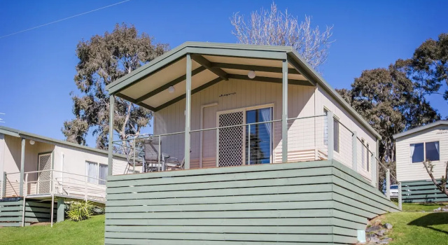 Номер Superior с 2 комнатами с балконом и с видом на воду Discovery Parks - Lake Hume, New South Wales