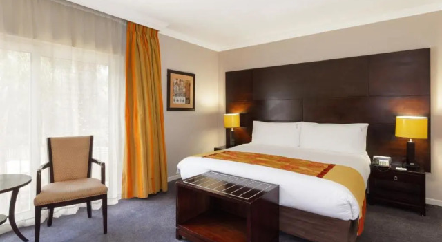 Двухместный номер Premium с видом на бассейн Holiday Inn - Johannesburg Sunnyside Park by IHG