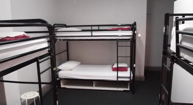 Cama en dormitorio compartido The Emperors Crown Hostel