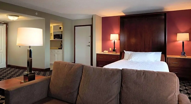 Двухместный полулюкс с видом на реку Hilton Garden Inn Auburn Riverwatch