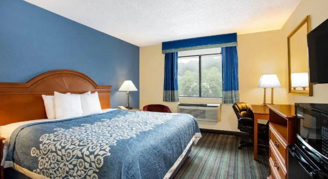 Люкс Days Inn by Wyndham Runnemede Philadelphia Area