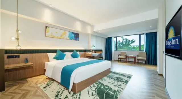 Люкс Premium с видом на город Days Inn by Wyndham Sanya (Sanya Bay Coconut Dream Corridor Branch)