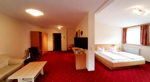 Трёхместный номер Standard Hotel Gailberghöhe