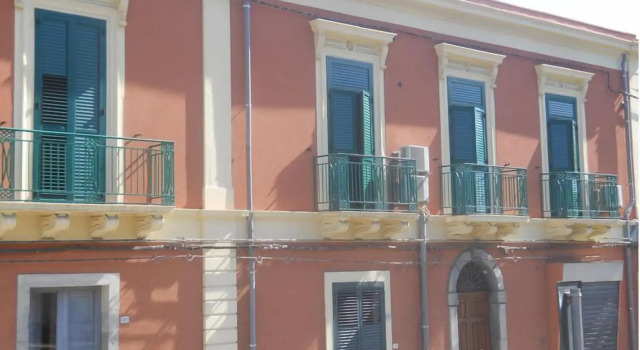 Antico Palazzo, Забронировать Отель «постель и завтрак» Отели Джардини-Наксоса с бассейном, Бассейн