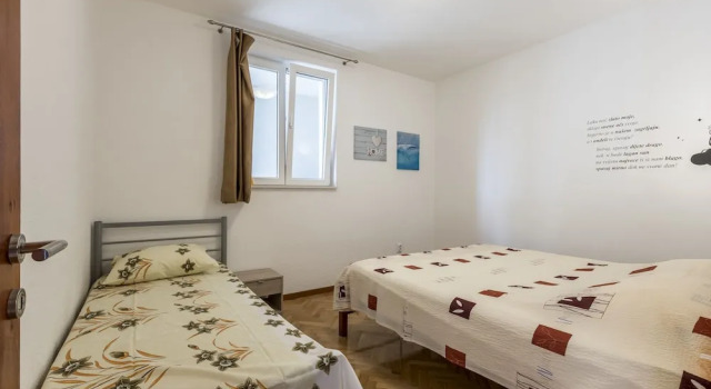 House With Private Pool M&M, Забронировать Вилла Отели Подстраны с парковкой, рядом с Частный Пляж «Апартментс Лавица Бич Думичич», Парковка