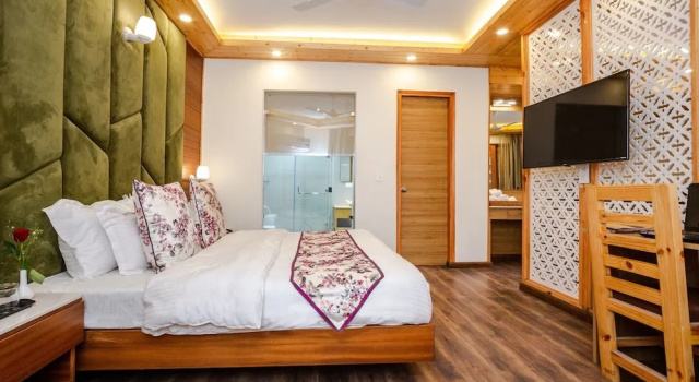Номер Luxury Anand Vardhan Resorts - A Spiritual & Wellness Retreat, Manali