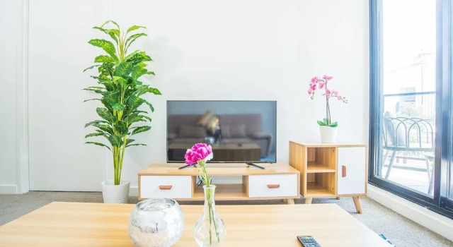Modern And Chic Apartment Next To Parramatta Station, Забронировать Апартаменты/квартира Отели Сиднея с парковкой, рядом с Experiment Farm Cottage, Парковка