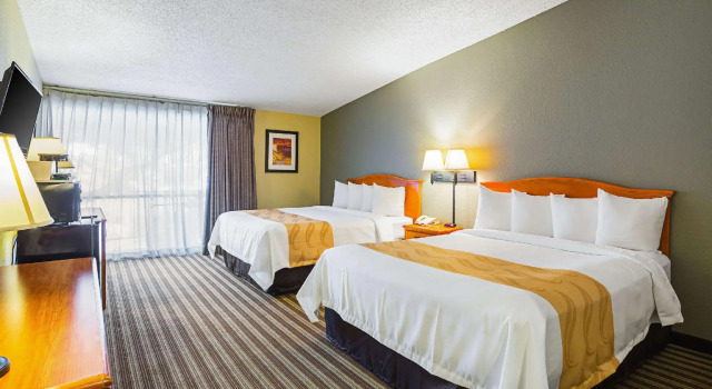 Четырёхместный номер Standard Quality Inn & Suites NRG Park - Medical Center