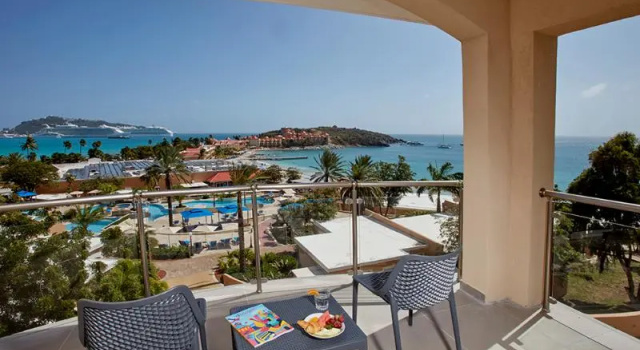 Двухместный номер Standard с балконом Oceans at Divi Little Bay