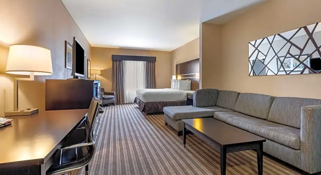 Люкс с 2 комнатами Best Western Plus North Odessa Inn & Suites