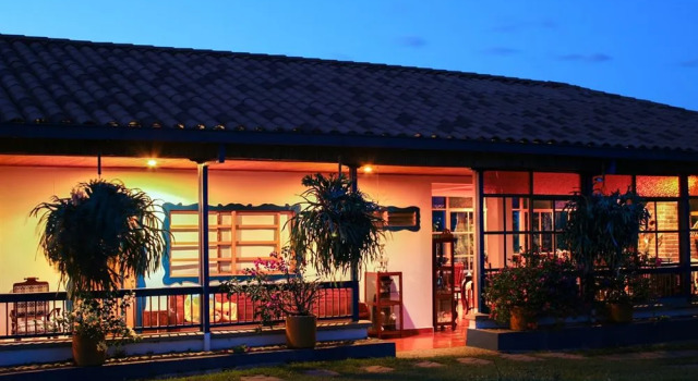 Finca Hotel Los girasoles, Boek Hotel Montenegro 