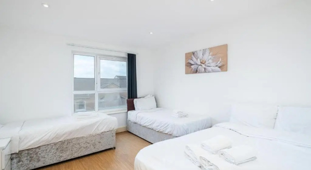 Апартаменты Superior Canary Wharf/Docklands/Excel Spacious Apt E14