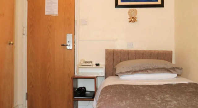 Одноместный номер Economy Barry House