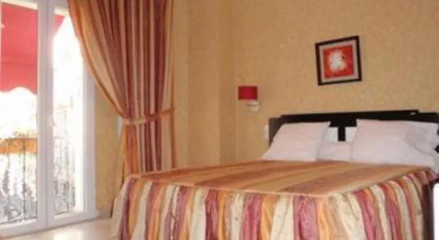 Двухместный номер Standard с балконом Audin Hotel