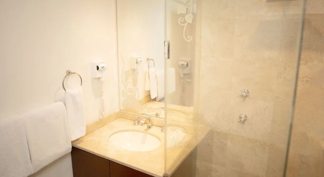 Двухместный номер Standard с 2 комнатами с балконом Residence L´ Heritage Hipólito Taine by BlueBay