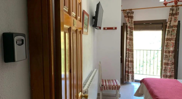 Двухместный номер Standard с балконом Hostal Atalaya