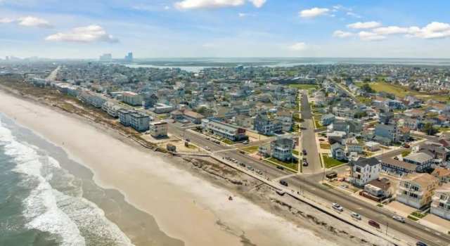 Апартаменты Unit B 2nd fl 2nd fl Hideaway 2 Block to Beach Parking