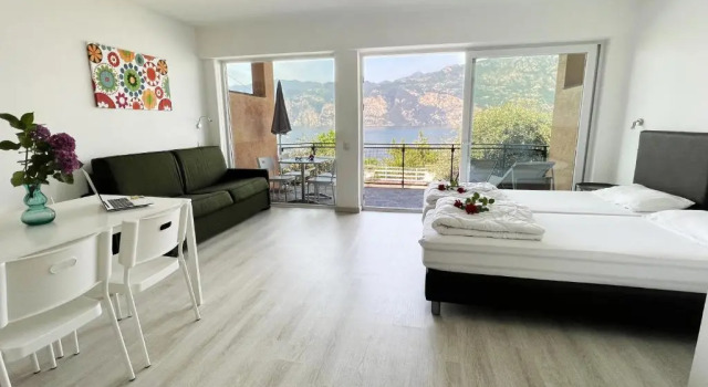 Студия с видом на озеро Residence Parco Lago di Garda