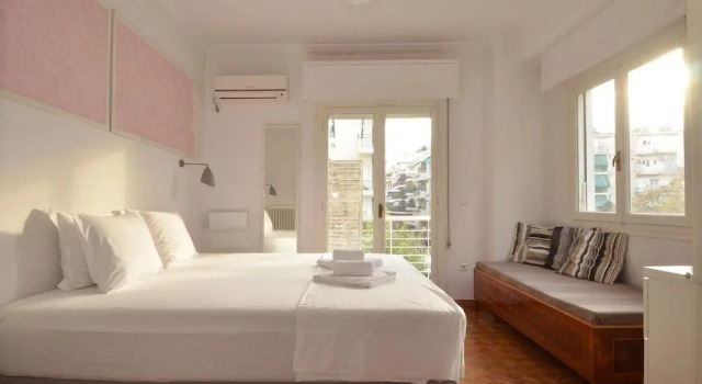 Thiseio a vintage apartment
