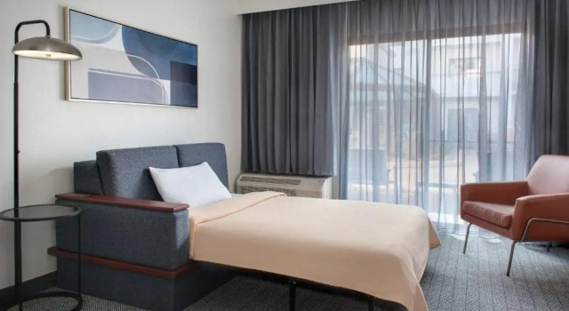 Люкс Courtyard by Marriott Annapolis