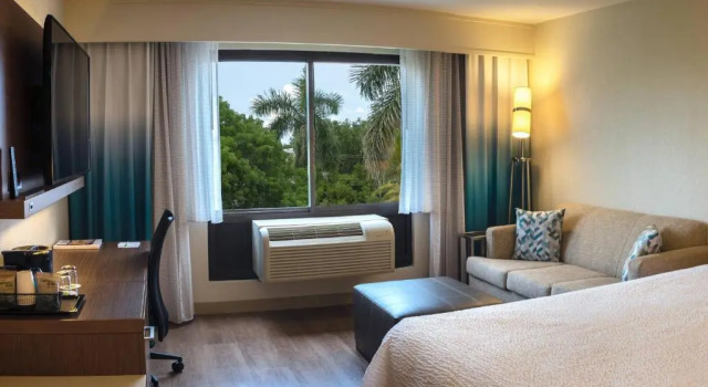 Номер Standard Courtyard by Marriott - Naples
