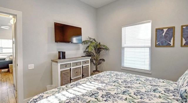 Brock's 2 Bedroom Bungalow by Redawning